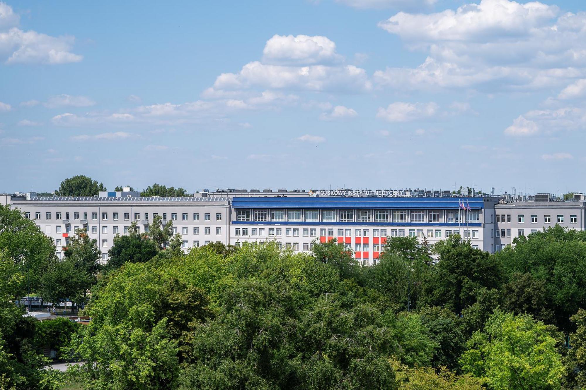 Lägenhet Kobielska 6 - Bezplatny Parking - Free Parking - 500m Wojskowy Instytut Medyczny - Wielki Taras Z Przepieknym Widokiem Na Park - Dla 4 Osob - Better Rentral *